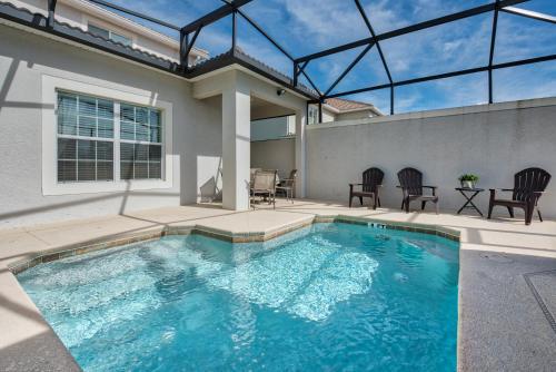 Luxury 5 Bedrooms Villa - Storey Lake