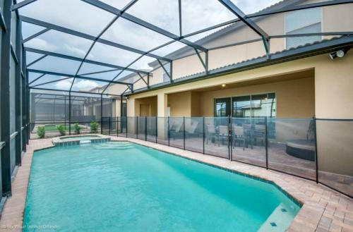 Stay Door Steps From Disney In de Leon Pool Retreat