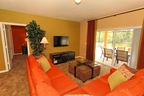 Villa 6 Bed Home At Calabria 9124