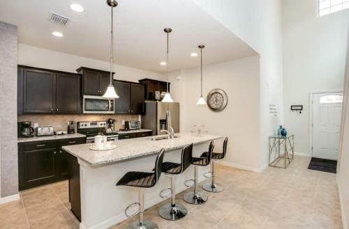 Modern Large Pool Home Next Disney-world Orlando