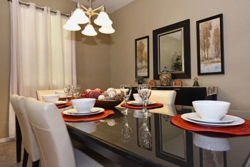 704 Crystal Cove 4 Bedroom Villa