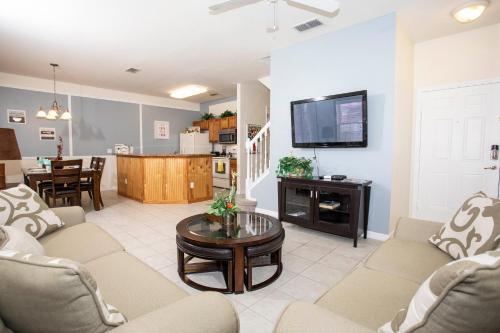 Four Bedroom W/ Pool Close To Disney 8570