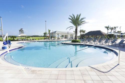 Fabulous Apartment With Balcony At Storey Lake Apt 103