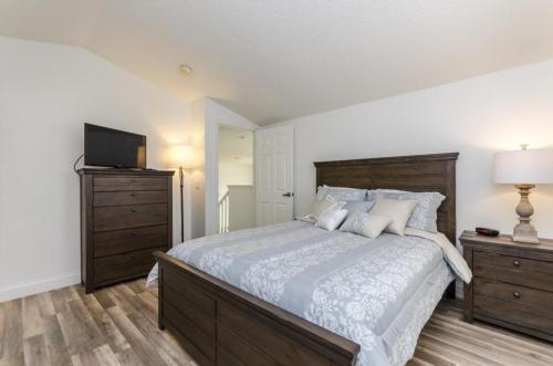 950 Lake Berkley Drive Villa #221678 Villa