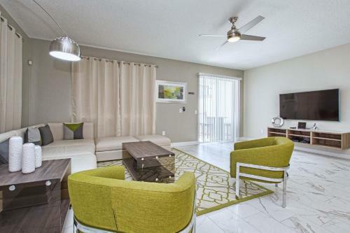 Storey Lake-5 Bedroom Townhome W/splashpool-1630st