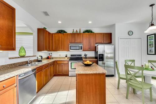 Kissimmee Villa Sleeps 10 Pool Air Con Wifi