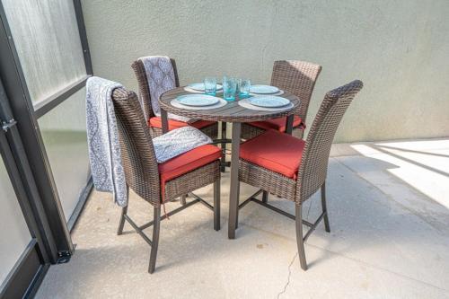 Cat Palm Townhome #231411 Townhouse