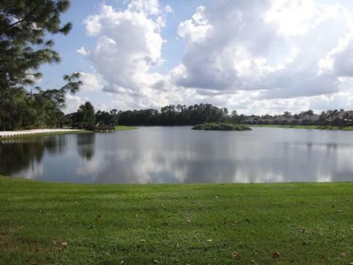 3 Bedroom Lake Front Oasis In Lake Berkley Resort