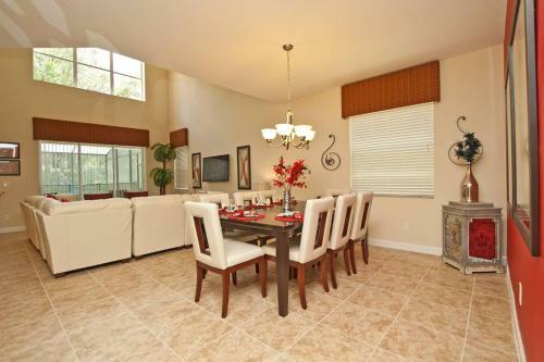 Villa Paradise Palms- 5 Bedroom Pool Home-3102pp