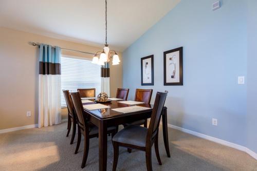 Kissimmee Villa Sleeps 8 Pool Air Con Wifi