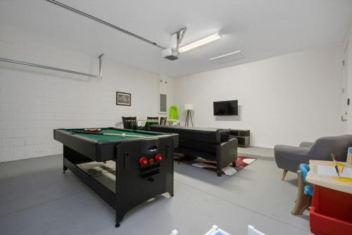 Villa 4-bedroom House W/ Private Pool - Lovely Location