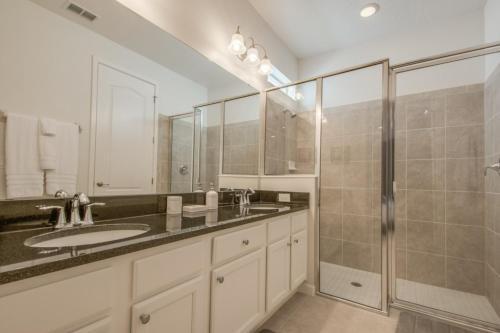 Villa 4-bedroom House W/ Private Pool - Lovely Location