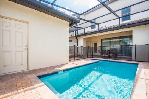 Menton Loop Villa Westside 7591e