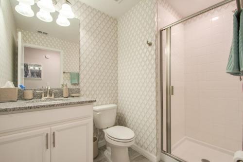 Luxury 5 Bedrooms Villa At Storey Lake