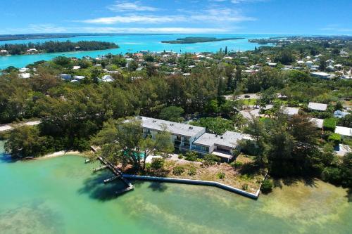 2 Bed 3 Bath Apartment In Longboat Key
