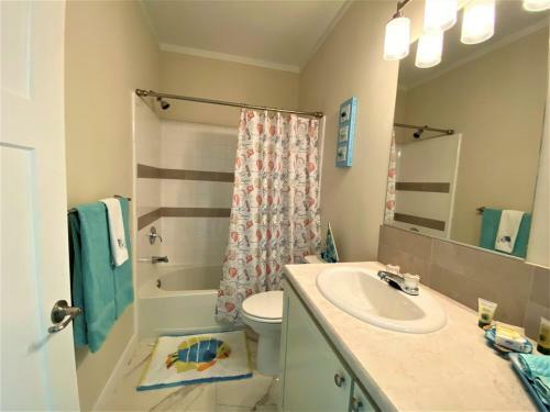 El Tesoro A Beautiful 3 Bedroom 2 Bath Marathon Home With Private Pool And Dock