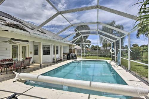 Cocoa Beach Paradise With Indoor And Outdoor Fun!