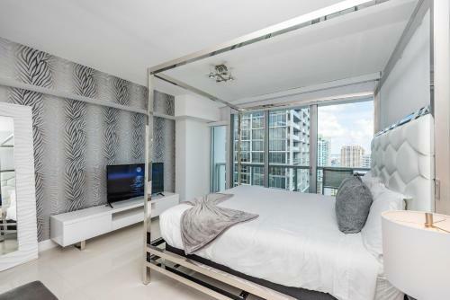 Miami Icon Tower Design Luxury Apartments