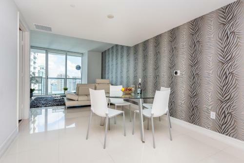 Miami Icon Tower Design Luxury Apartments
