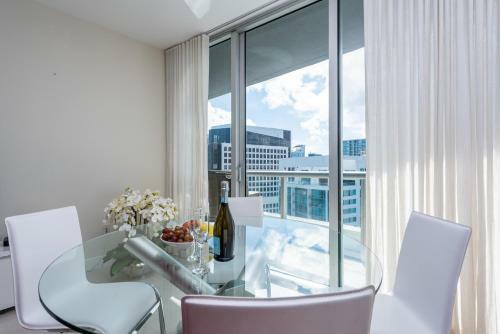 Lhg Icon Miami Apartments