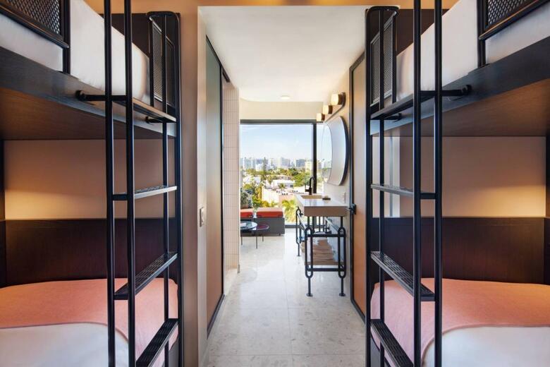 Hotel Moxy Miami South Beach