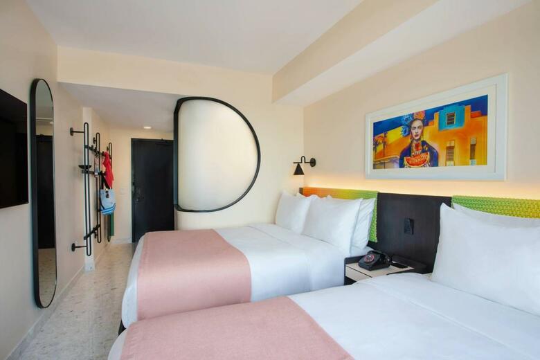 Hotel Moxy Miami South Beach