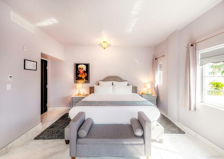 Hotel Secret Garden Miami Beach