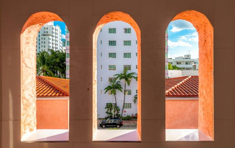 Hotel Secret Garden Miami Beach