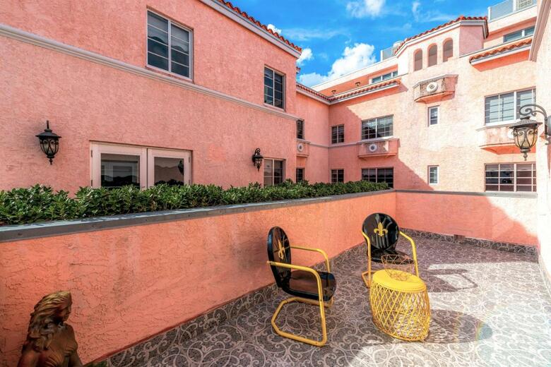 Hotel Secret Garden Miami Beach
