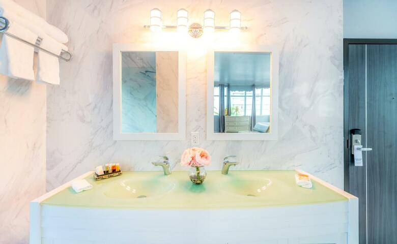 Hotel Secret Garden Miami Beach