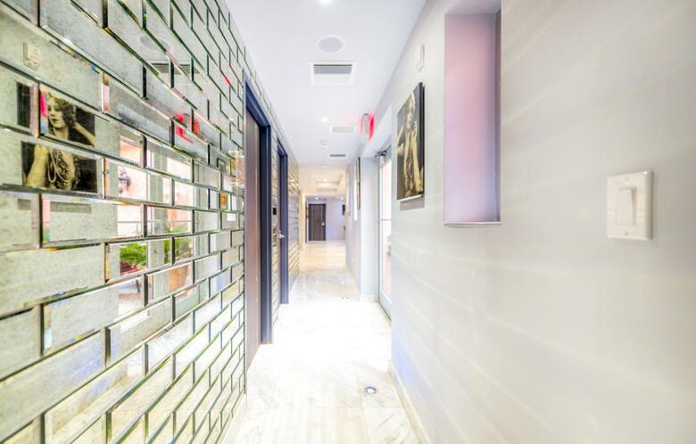 Hotel Secret Garden Miami Beach