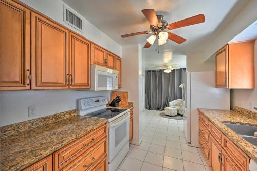 Apartamento Naples Retreat With Pool Access Less Than 2 Mi To Beach