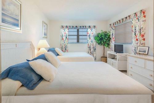 Hacienda Del Sol I By Ocean Properties