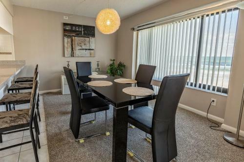 Apartamento 302 Errol By The Sea 2bdrm 2bath Ocean Front Condo