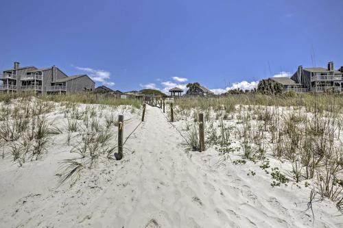 Breezy Bungalow With Pool, Beach Gear, And Balcony!
