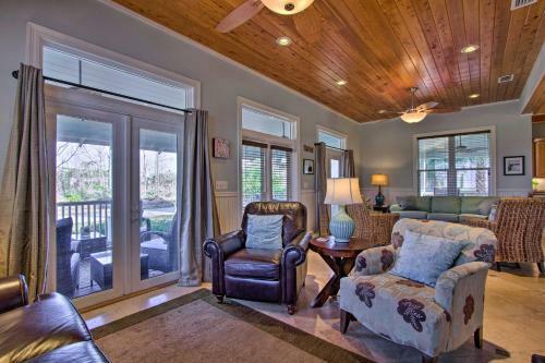 Quaint Family Retreat With Bbq, Steps To Beach!