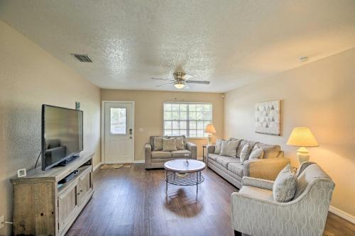 North Port Gem Near Beaches, Golf, And Shops!