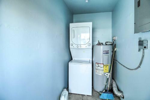 Stylish Updated Getaway 2 Mi To Swim And Shop!