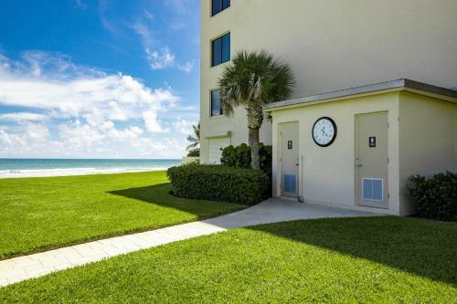 Apartamento 515 Errol By The Sea 2bdrm 2bath Ocean View Condo