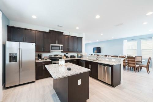Bright Home With Water Park Access Near Disney - 7576m