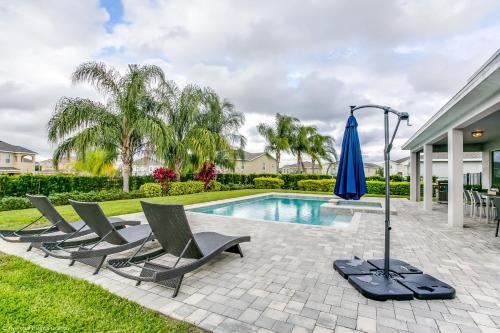 9 Bedroom Vacation Home With Pool (1818)