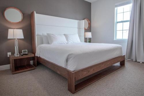 Encore Resort 8 Bedroom Vacation Home With Pool (2104)