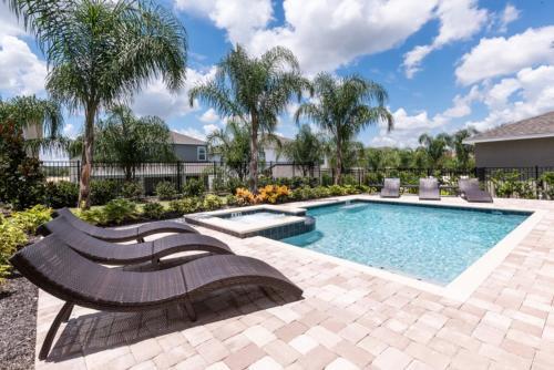 8 Bedroom Vacation Home With Pool (1851)