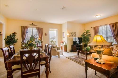Gorgeous 4 Bedroom 2 Bath Condo Sleeps 8