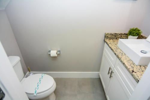 Dream Townhome With Balcony Summerville Su7576