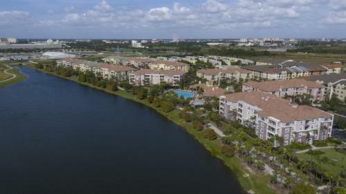 Modern Townhouse With A Full Kitchen At Vista Cay Apt 115