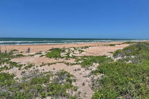 Trendy Ormond Beach Bungalow - Steps To The Beach!