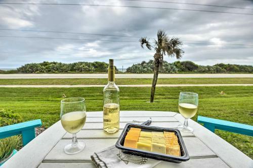 Apartamento Coastal Condo With Patio Swim, Golf And Explore!