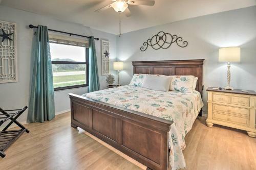 Apartamento Coastal Condo With Patio Swim, Golf And Explore!