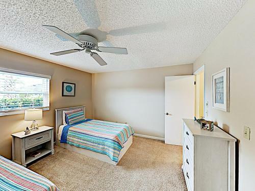 Waterfront Home With Stunning Views, Pool, Boat Dock Home